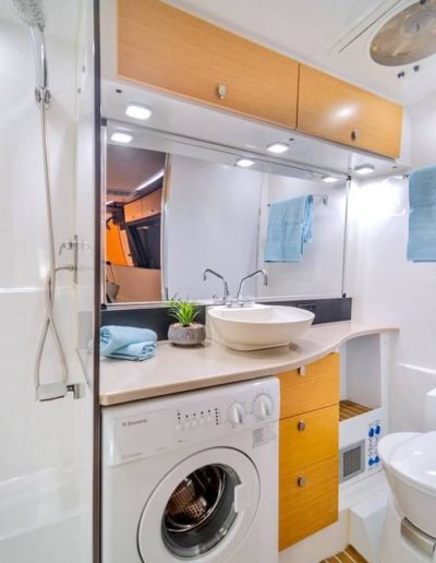 Kruiser T Class Bathroom