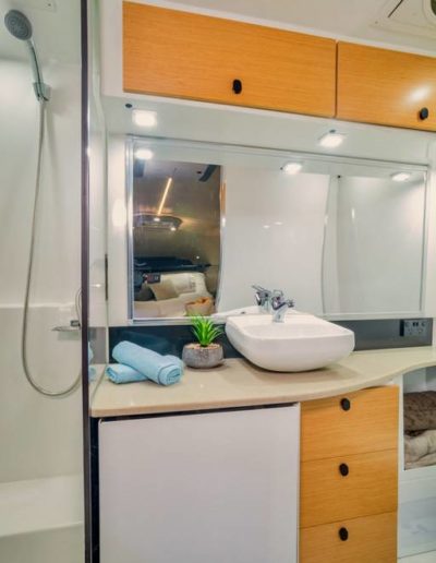 Kruiser E Class Bathroom