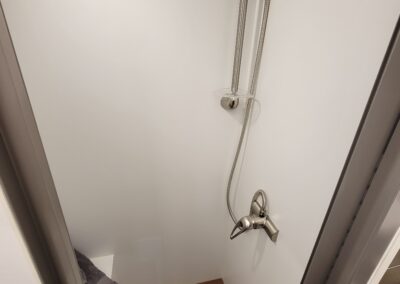 Roamer 1 Inside Shower