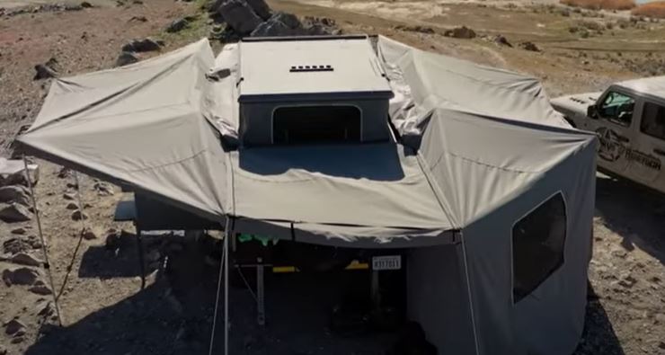 Conqueror 490 Awning