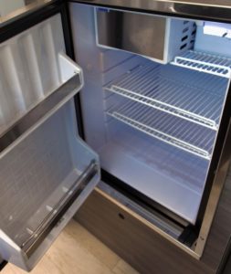 X145 Fridge 2