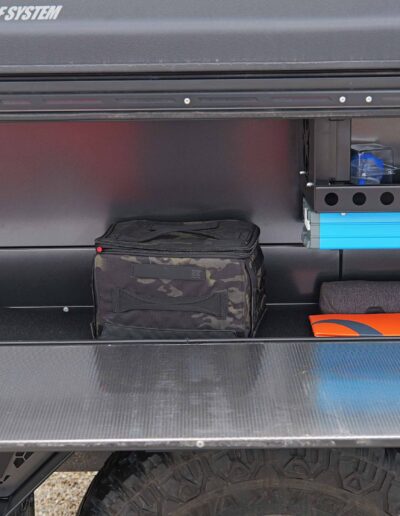 Driversidecompartment