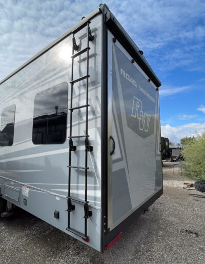 2022 Heartland Road Warrior 3965RW