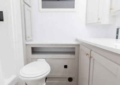 2024 Pause 19.4 Upgraded Interior Bathroom