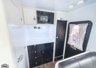 2023 MDC XT17HRT Overland