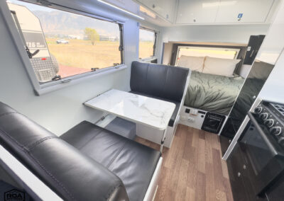 2023 MDC XT17HRT Overland