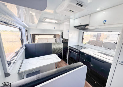 2023 MDC XT17HRT Overland