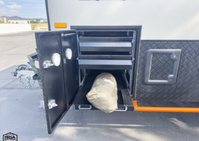 2023 MDC XT17HRT Overland