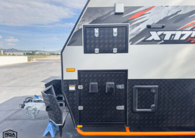 2023 MDC XT17HRT Overland