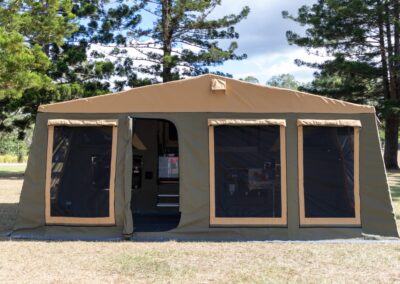 Au Robson Xtt Exterior 25