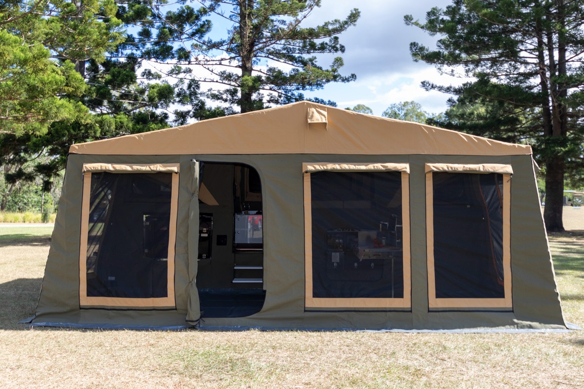 Au Robson Xtt Exterior 25