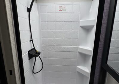 20 Mds Shower