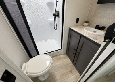 20BRE TOILET
