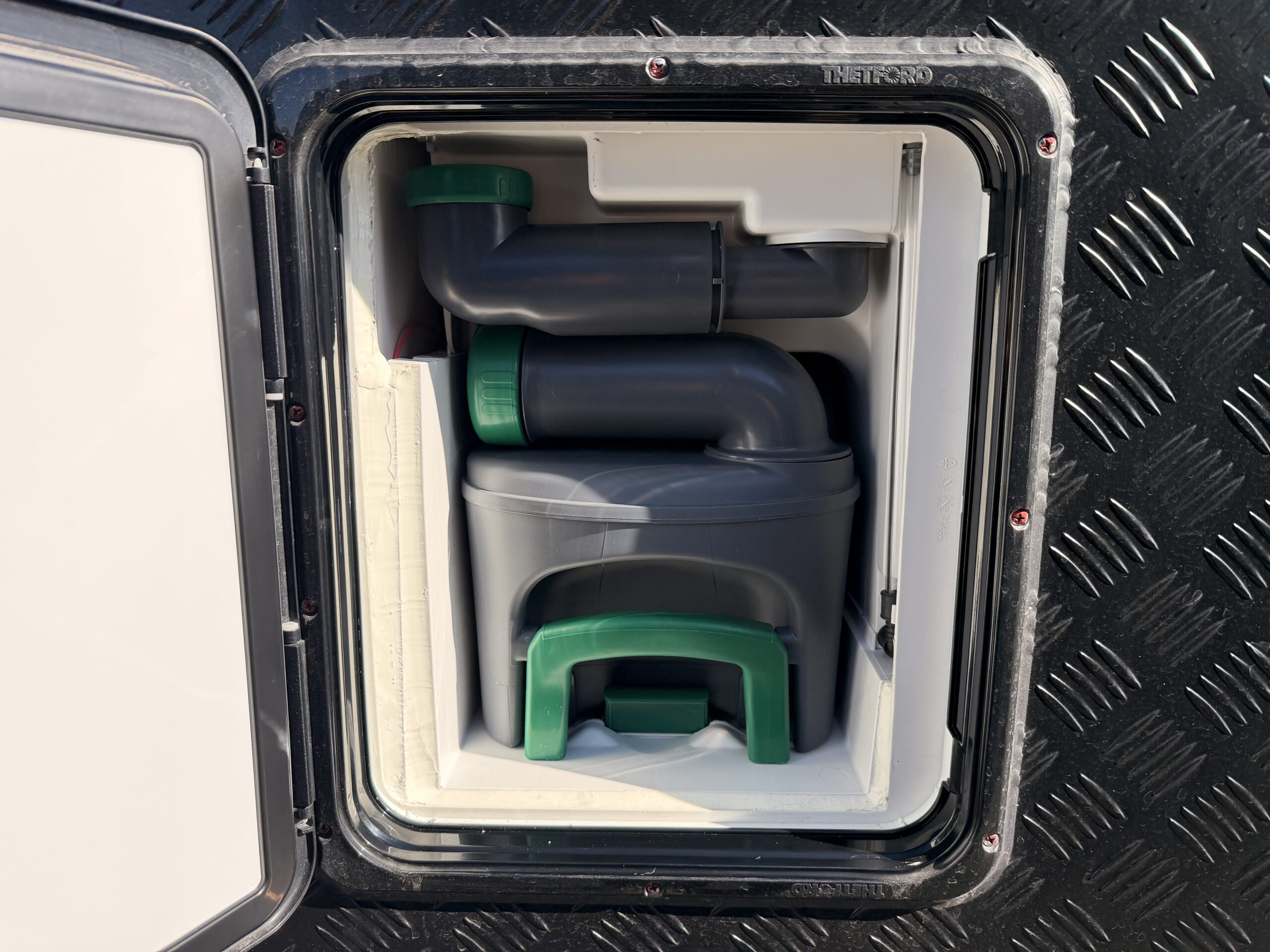 Cassette Toilet on MDC 15